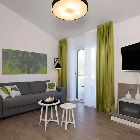 Homes Oliva *