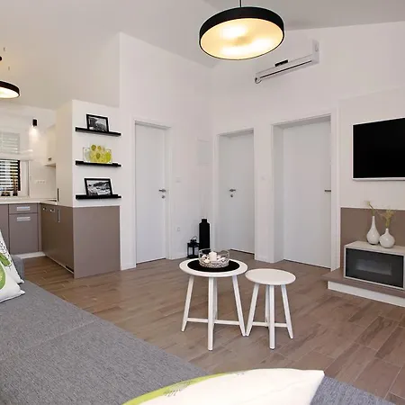 Homes Oliva *